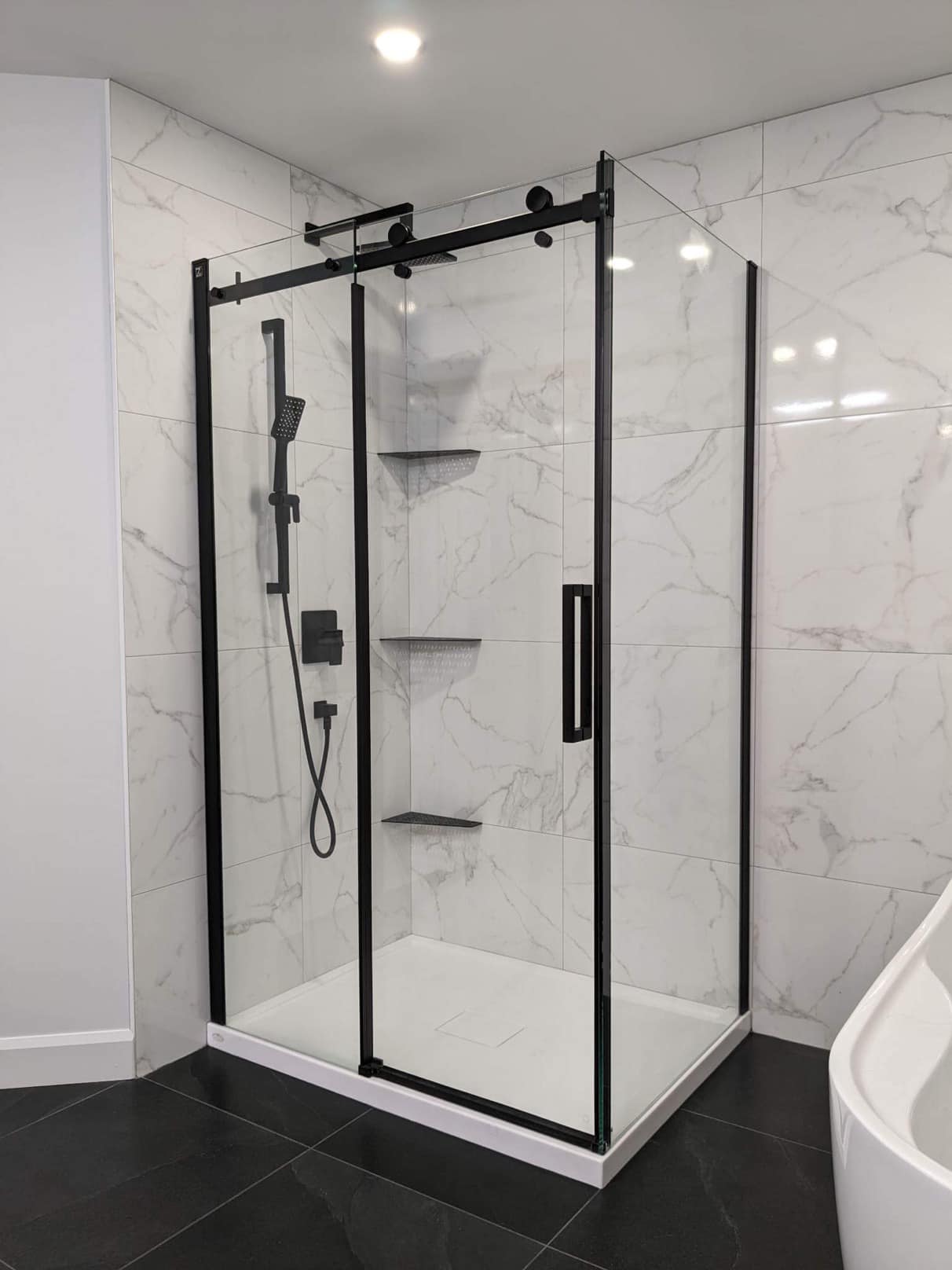 Entreprise de peinture professionnelle pour bâtiments résidentiels et commerciaux à Lévis