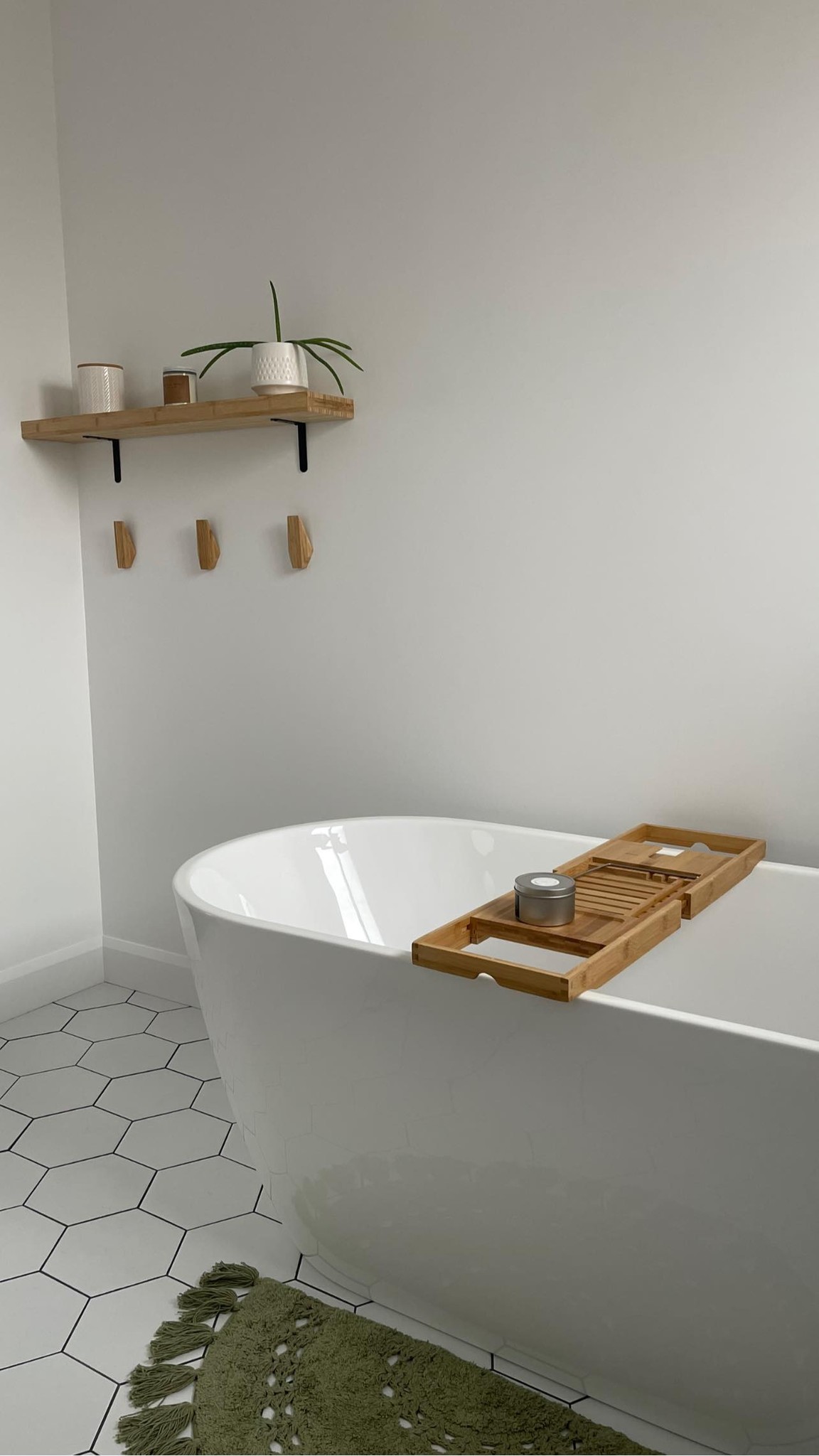 Travaux de peinture extérieure sur toit commercial à Québec